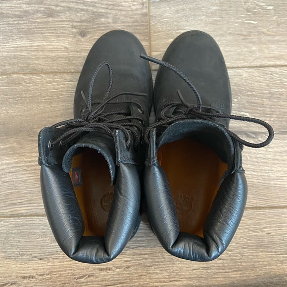 Timberland Women's 6 Inch Premium Waterproof Boots - Picture 5 of 9